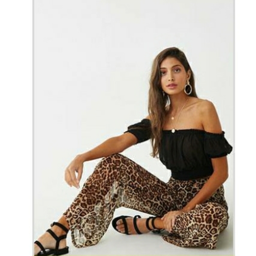 Jaguar print wide leg pant sz Med & sz Small
